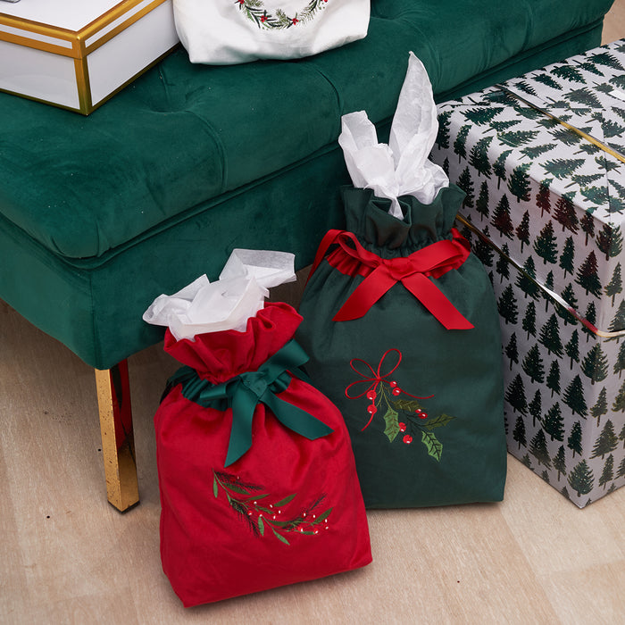A Green Splendor Velvet Gift Bag.