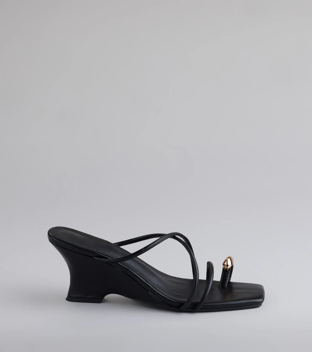 Refined And Classy Toe Ring Strappy Wedges