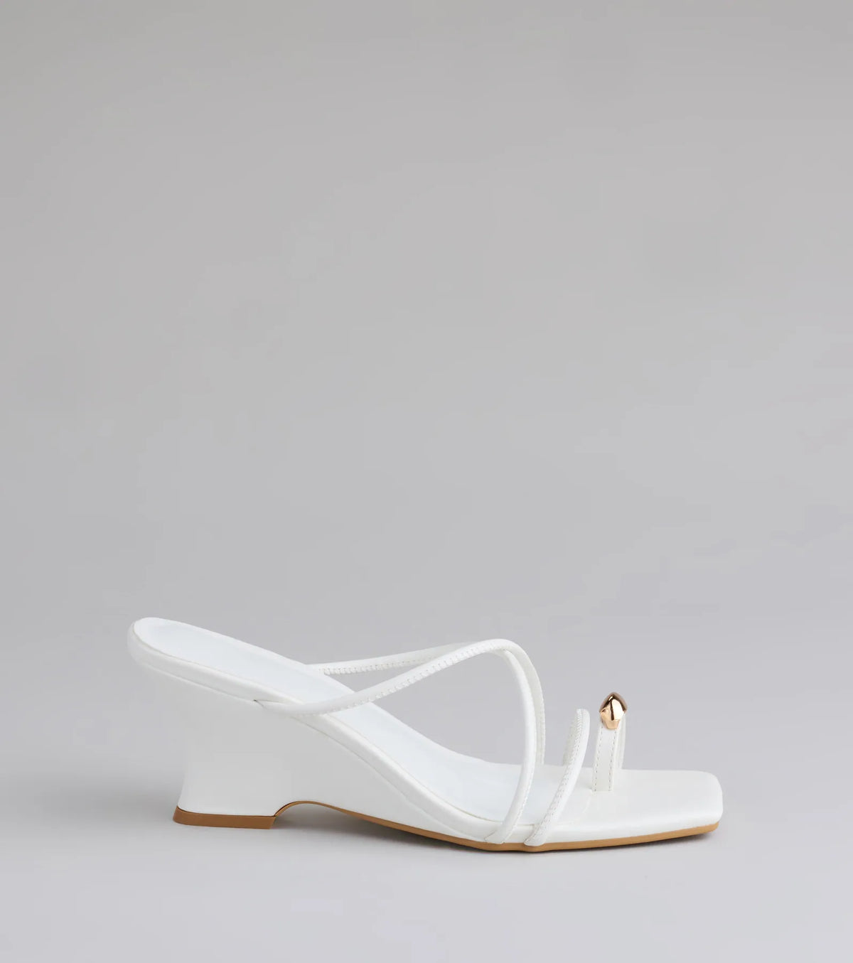 Refined And Classy Toe Ring Strappy Wedges