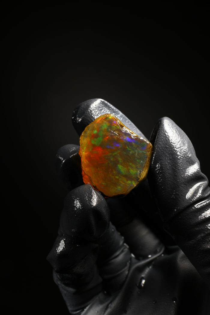 8.99g Rough Ethiopian Welo Specimen Opal