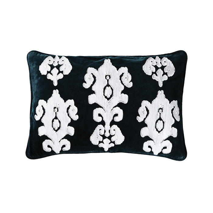 A Alida Pillow.