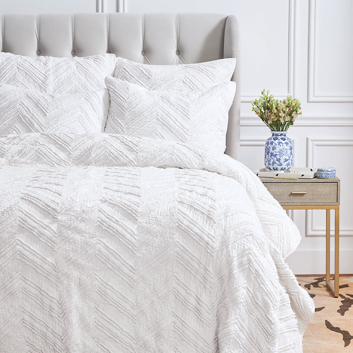 A Candlewick Dove King Sham.