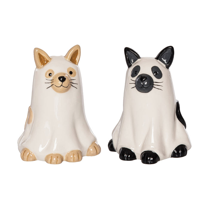A Ghost Cats Salt & Pepper Shaker Set.
