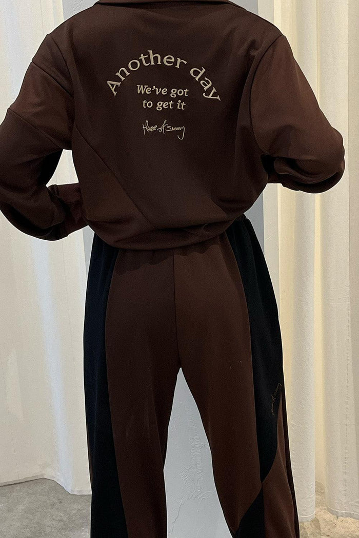 House Of Sunny - Another Day Tracksuit Pants - Chocolate - Pantalon de Survêtement - Marron Chocolat-Jupes et Pantalons-1972