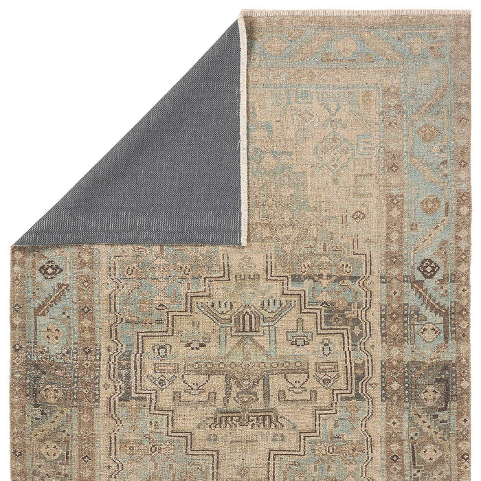 Shop sofas and discover room and home design services in the Nantucket area. MegMade designs has been featured in Better Home and Gardens for their patterned bungalow home design style. Visit the MegMade store in the Glenview - Chicago area.