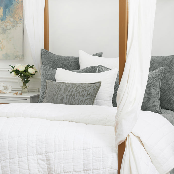 A Odine King Sham.
