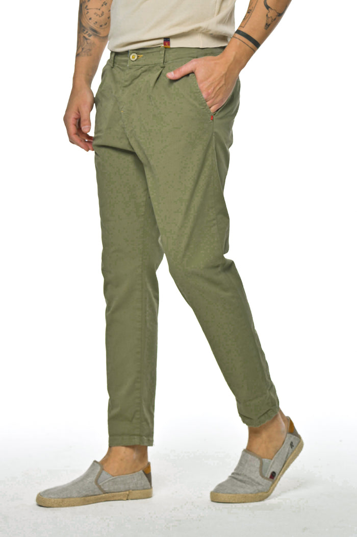 Pantaloni carrot New Private Raso verde salvia SS26