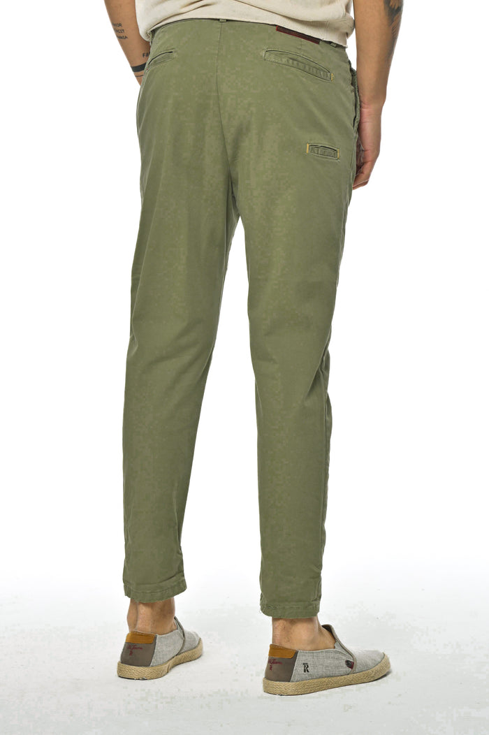 Pantaloni carrot New Private Raso verde salvia SS26