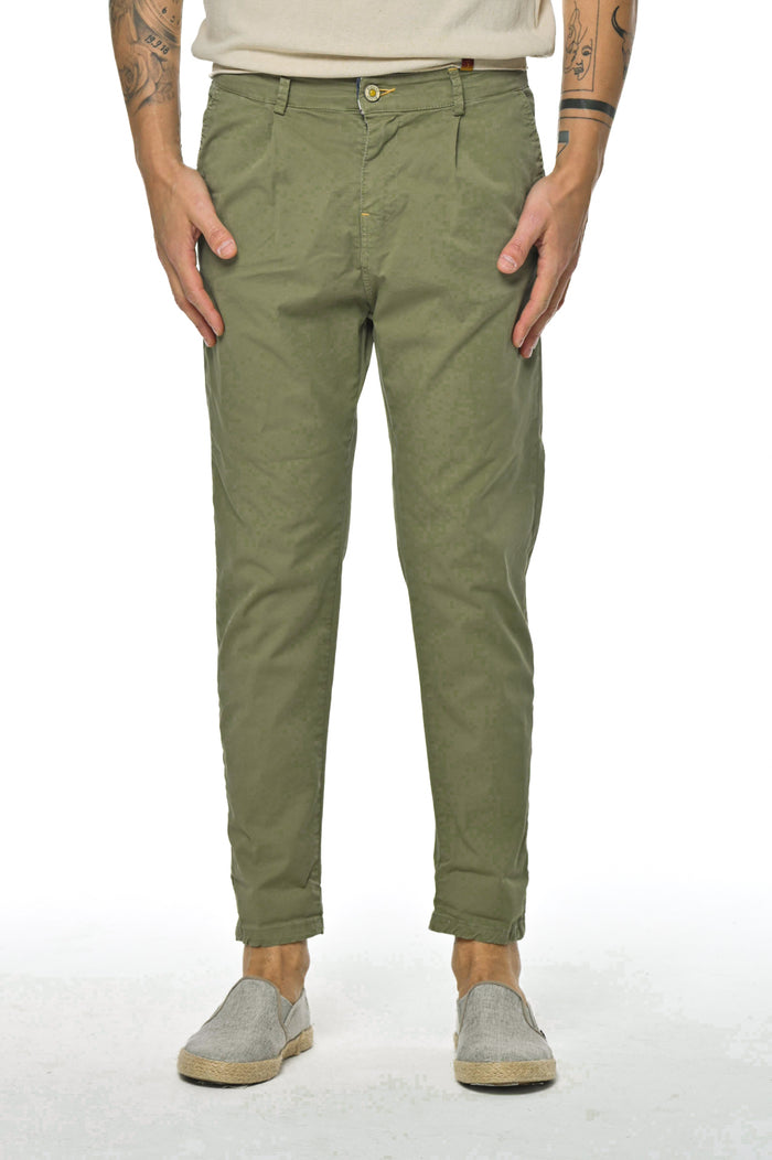 Pantaloni carrot New Private Raso verde salvia SS26
