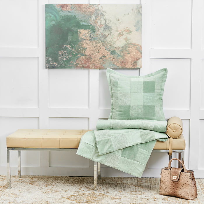 A Pia Throw.