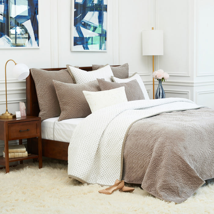 A Vela King Sham.